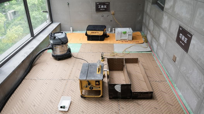 1714101076858226tlu5.jpg 3.jpg